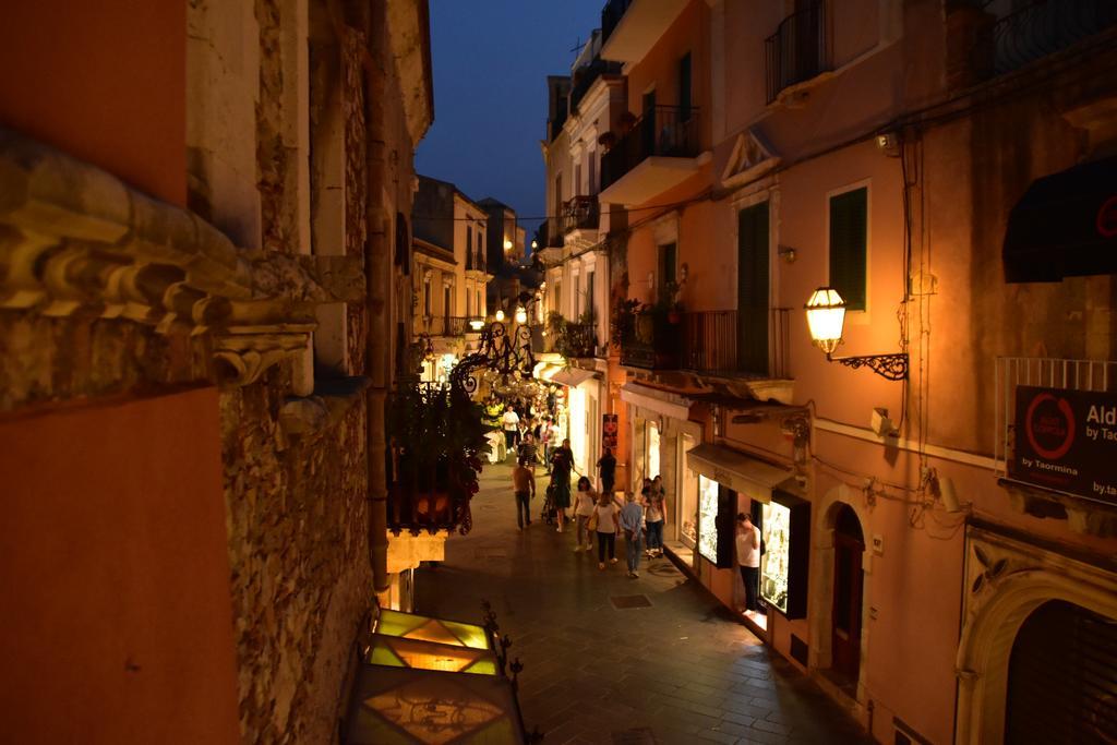 Charming Place Таорміна Екстер'єр фото